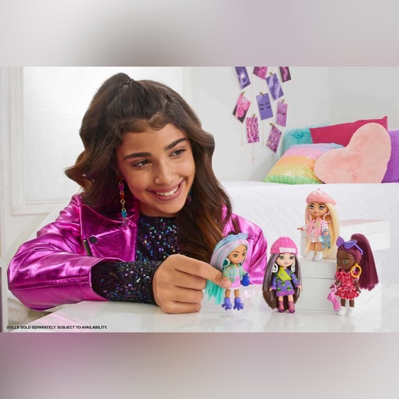 Barbie Extra Mini Minis Doll with Burgundy Hair, Sunglasses & Red Ruffle Dress - Picture 2 of 13